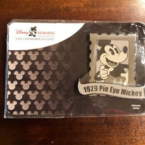 Disney Black and White 1929 Pie Eye Mickey Pin Visa Card Member 2006